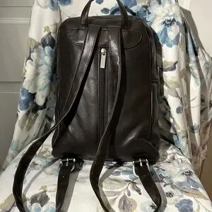 ?Vintage Kenneth Cole Reaction Leather Backpack - Excellent Condition? Kenneth Cole Reaction Manhattan Backpack main image 4